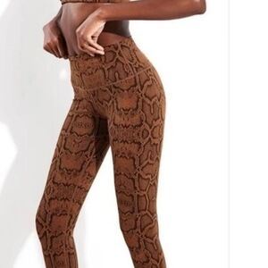 Souke  Phyton print snake skin print athletic leggings wide compression band